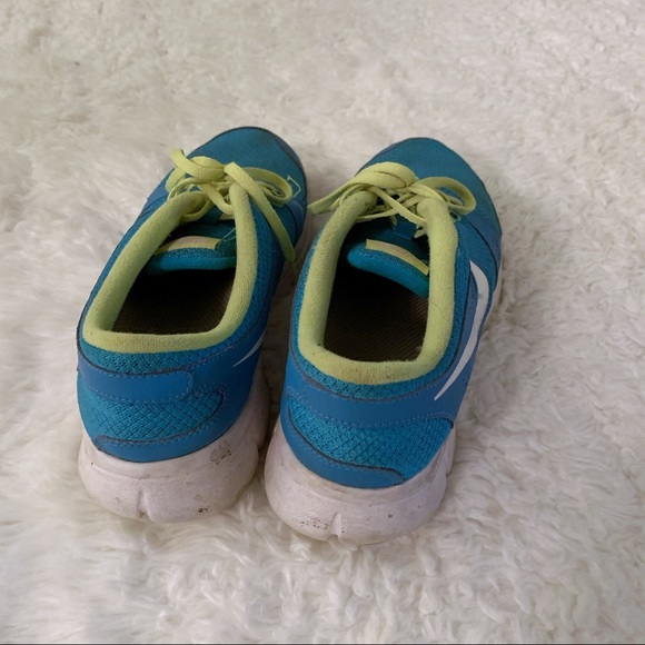 Nike Colorful Athletic Running Gym Shoes - Picture 4 of 5